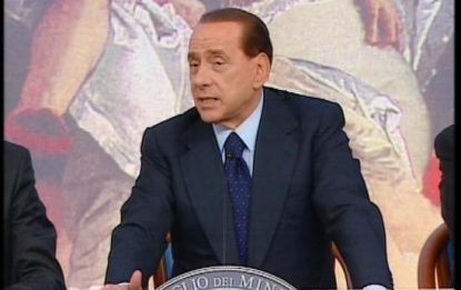 Napoli, Berlusconi partecipa al vertice sui rifiuti