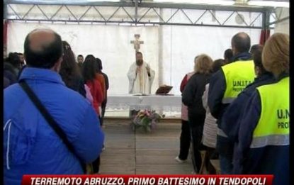 L'Aquila celebra il primo battesimo dopo il terremoto