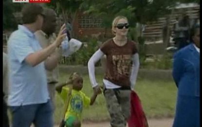 Malawi, presunto padre ostacola adozione di Madonna