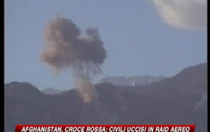 Raid aerei Nato in Afghanistan: decine di morti