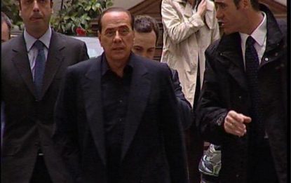 Abruzzo, Berlusconi torna sui luoghi del sisma