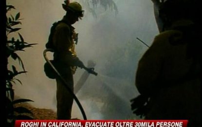 California in fiamme, più di 30mila gli evacuati
