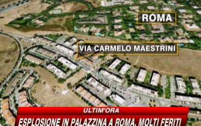 Roma, forte esplosione in un palazzo