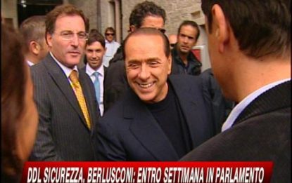 Pd: Berlusconi copre la crisi. Cei: Italia già multietnica