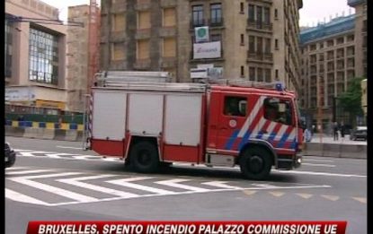 Paura a Bruxelles, evacuato palazzo Commissione Ue