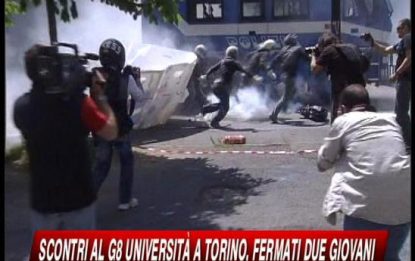 G8 dell'Università, scontri a Torino tra studenti e polizia