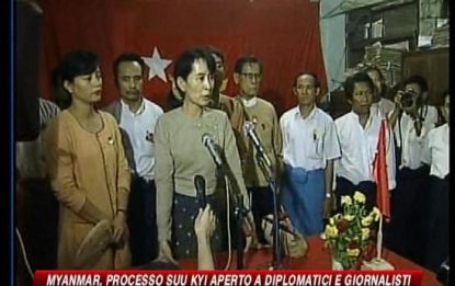 Myanmar, processo Suu Kyi aperto ai giornalisti