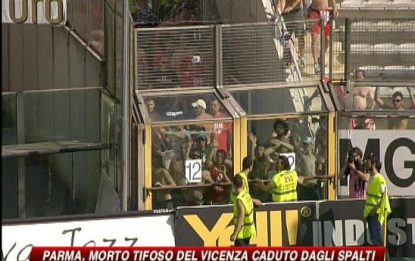 Parma, morto il tifoso del Vicenza caduto dagli spalti