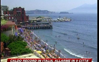 Caldo record in Italia, allarme in nove città