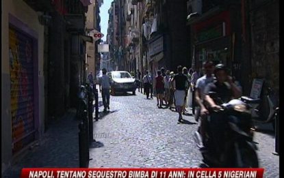 Napoli, tentano di rapina una bambina: arrestati