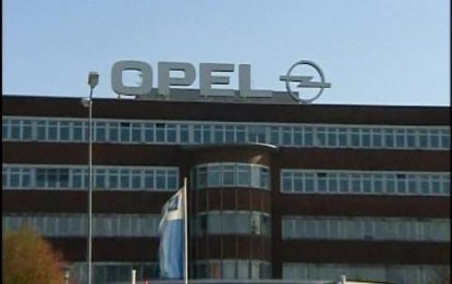 Opel, Guttenberg: "Fiat e Magna migliorino l'offerta"
