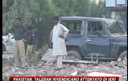 Pakistan, i talebani rivendicano l'attentato