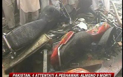Pakistan, quattro attacchi a Peshawar: almeno 9 morti