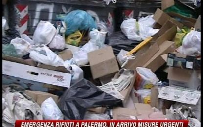 Palermo, in arrivo nuove misure per l'emergenza rifiuti
