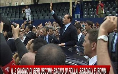 2 Giugno, Berlusconi tra sbadigli e ironia