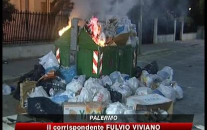 Palermo, l'esercito in azione per rimuovere i rifiuti