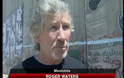 Roger Waters tra i palestinesi in aiuto di un cinema