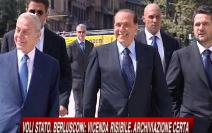 Voli di Stato, indagato Berlusconi."Ma io non mollo"