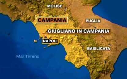 Incidente stradale nel Napoletano, un morto e 8 feriti