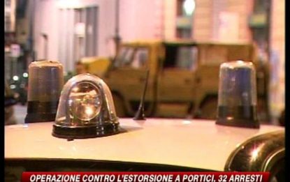 Napoli, blitz antiestorsione a Portici: 32 arresti