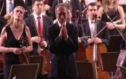 Claudio Abbado suona per L'Aquila