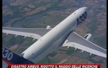 Aereo caduto, l'Airbus si sarebbe disintegrato in volo