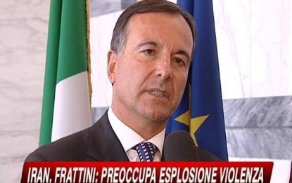 Frattini: "Preoccupa la violenza esplosa in Iran"