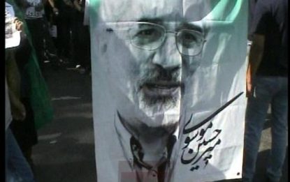 Iran, la protesta va avanti. Piazze vietate alla stampa
