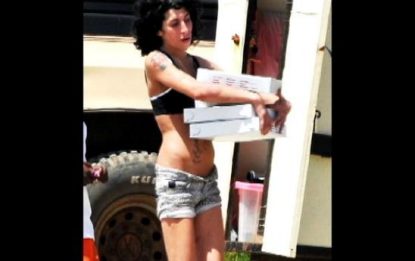 Amy Winehouse, l'sos della madre: "Salvatela"
