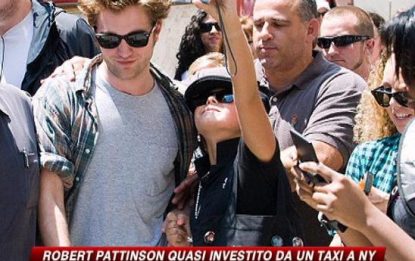 Robert Pattinson quasi investito da un taxi