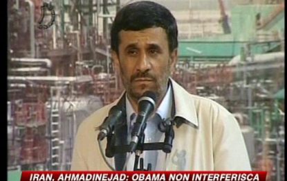 Iran, Ahmadinejad chiede a Obama di non interferire