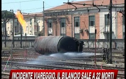Viareggio, 22 i morti. Riaperta la stazione
