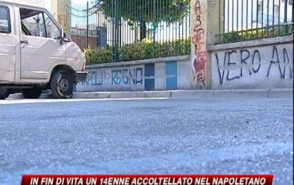Napoli, lite tra adolescenti finisce a coltellate