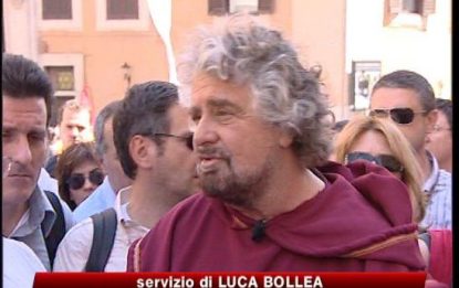 Pd, la provocazione di Grillo: mi candido alla segreteria