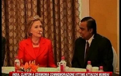 Clinton in India per ricordare morti di strage Mumbai
