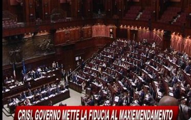 Dl anticrisi, il governo pone la fiducia. Fini critico