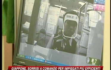 Giappone, sorrisi a comando per impiegati efficienti