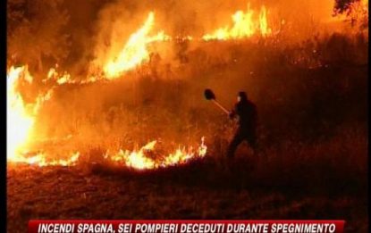 Spagna devastata dalle fiamme, morti 6 pompieri