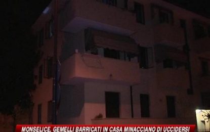 Padova, due anziani gemelli barricati in casa