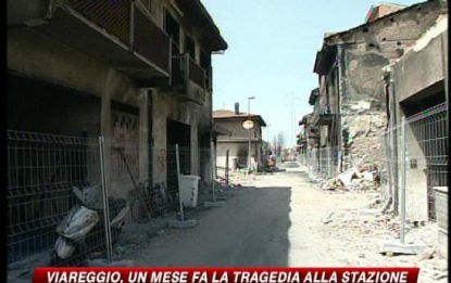 Viareggio si ferma per ricordare vittime della stazione