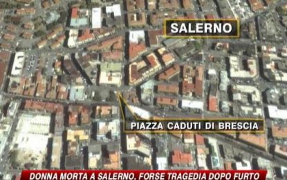 Salerno, donna uccisa in casa durante rapina