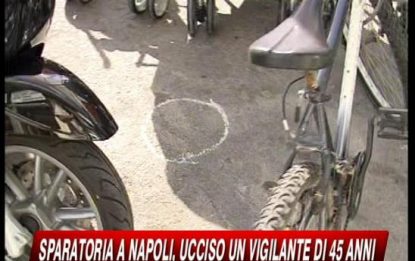 Napoli, vigilante di 45 anni ucciso in una sparatoria