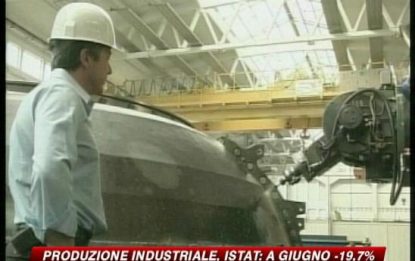 Istat, in forte calo la produzione industriale