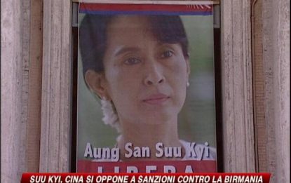 San Suu Kyi, Cina si oppone a sanzioni contro Birmania