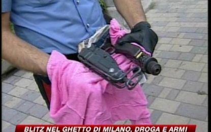 Milano, operazione di polizia nel "ghetto"