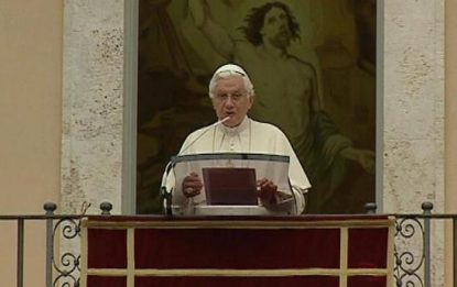 Festa dell'Assunta, il Papa prega per i sacerdoti