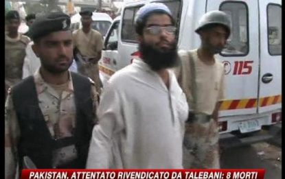 Pakistan, i talebani mettono a segno attentato: 8 morti