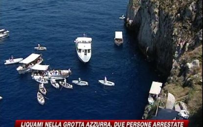 Capri, liquami nella Grotta Azzurra: due arresti