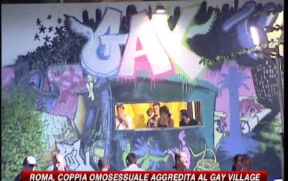 Roma, accoltella coppia gay al grido: "Non baciatevi"