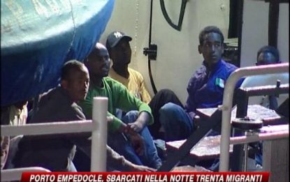 Immigrati, a Porto Empedocle 30 profughi soccorsi ieri
